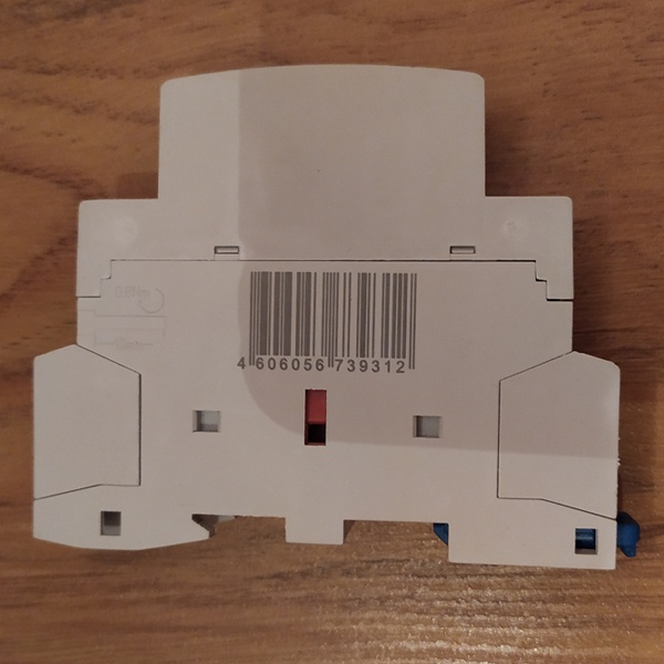 Двухполюсный магнитный пускатель модульный КМ20-20М, номинальным током 20 Ампер, управление 220В, 2NO