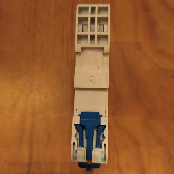 Двухполюсный магнитный пускатель модульный КМ20-20М, номинальным током 20 Ампер, управление 220В, 2NO