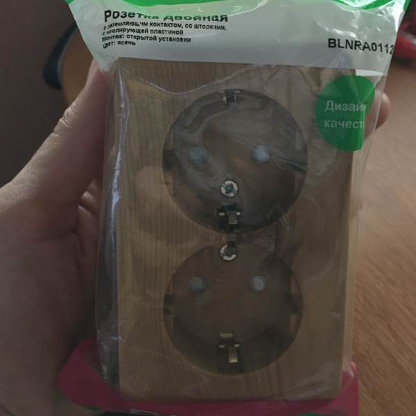 Электрическая внешняя под дерево ясень розетка Систем двойная силовая 16А электросети 220В IP20 открытой установки на стену