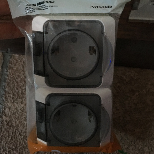 Блок из двух розеток Scneider Electric серии Этюд IP44, белый