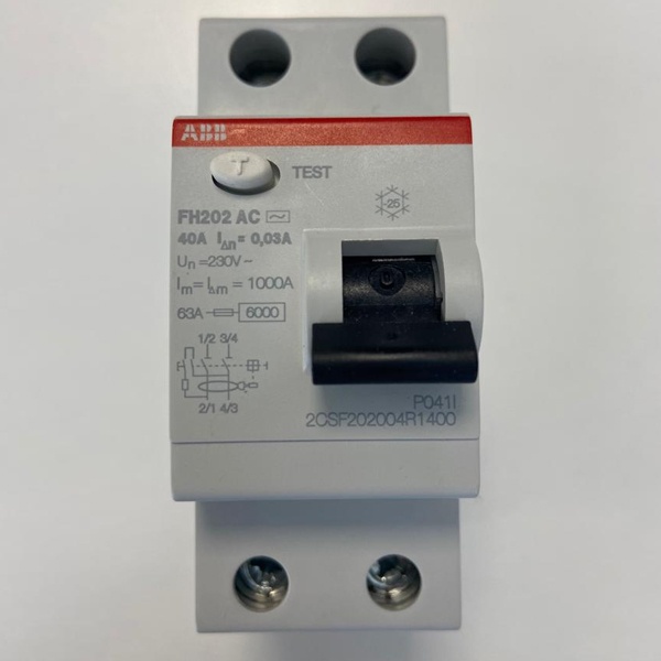 Однофазное устройство защитного отключения ABB FH202 номинальный ток 40А, ток утечки 30mA, тип AC, 2 модуля