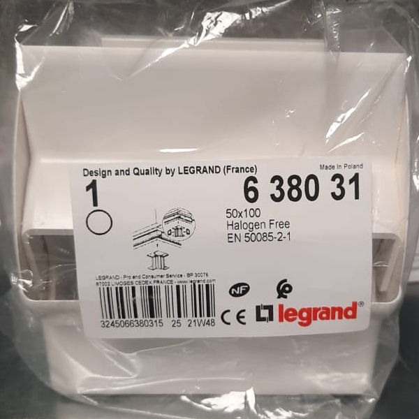 Изменяемый внутренний угол от 80° до 120° 100х50мм Legrand Metra