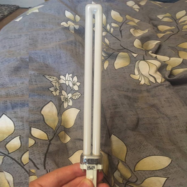 Компактная энергосберегающая лампа КЛЛ мощностью 11 Вт с цоколем G23 для светильников с ЭмПРА