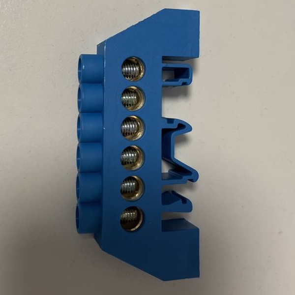 Шина нулевая в комбинированном DIN-изоляторе типа «Стойка» ШНИ-8x12-6-КС-С IEK