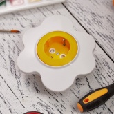 Розетка одноместная Kranz HAPPY Яичница скрытой установки, с заземлением и шторками, желтый/белый