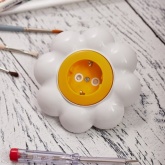 Розетка одноместная Kranz HAPPY Ромашка скрытой установки, с заземлением и защитными шторками, желта