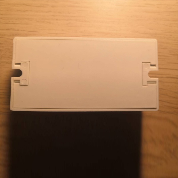 Электронный пускорегулирующий аппарат (ЭПРА) для компактных люминесцентных ламп мощностью 18-24 Ватт.