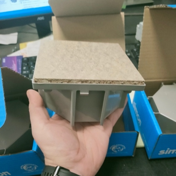 Встраиваемая коробка для монтажа напольного мини-лючка.