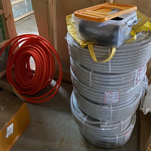 Электрическая пластиковая гофра ПВХ 20мм ДКС с зондом для прокладки кабеля и провода