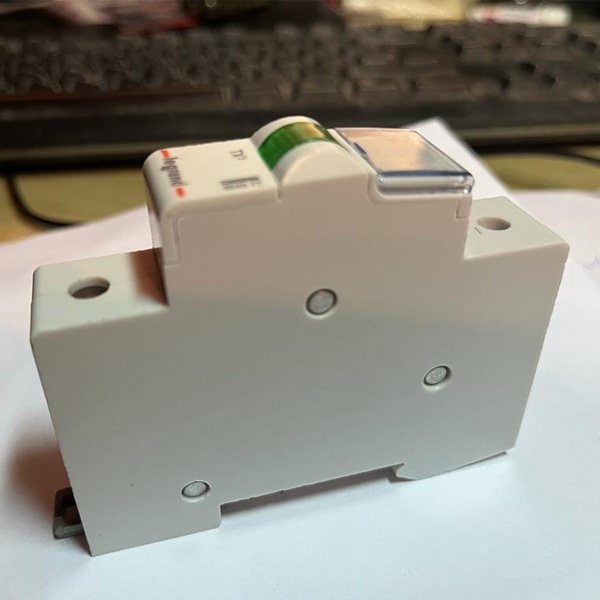 Моноблочный индикатор с 1 лампой - 230В~ - зеленый Legrand