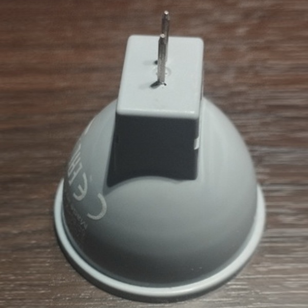 Светодиодная, низковольтная, лампочка акцентного освещения Осрам, мощностью 4,5 Ватт, с цоколем GU4, теплый свет