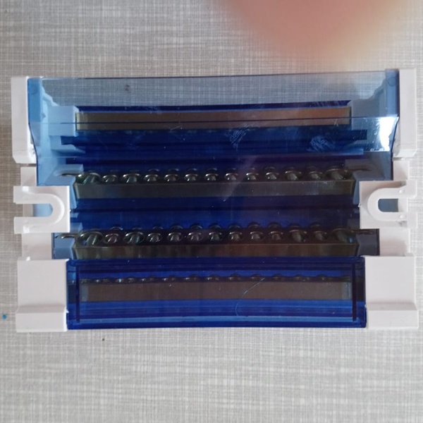 Распределительный блок на DIN-рейку в корпусе ШНК 4х15 3L+PEN ИЭК 125А