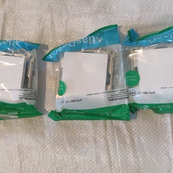 Электрический 1-клавишный встраиваемый выключатель света Атлас Дизайн белого цвета