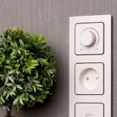 Рамка 4-местная EKF Стокгольм белый с линией цвета черный