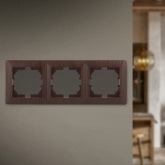 Рамка на 3 поста Intro Solo, венге 4-503-10