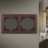 Рамка на 2 поста Intro Solo, венге 4-502-10