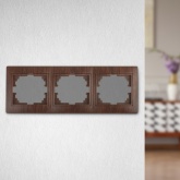 Рамка на 3 поста горизонтальная Intro Plano, венге 1-503-10