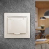 Розетка Intro 2P+E Schuko с крышкой 16А 250В IP20 Plano, слоновая кость 1-203-02 (бежевый)