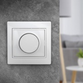 Светорегулятор поворотный Intro 600Вт 230В IP20 Plano, белый 1-401-01