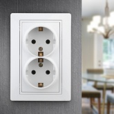 Розетка Intro 2х2P+E Schuko со шторками 16А 250В IP20 Plano, белый 1-208-01