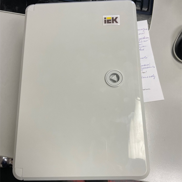 Влагозащищенный электрощит 200х300мм из ударопрочного пластика ЩМПп с монтажной панелью IEK, навесного монтажа, сплошная серая дверца