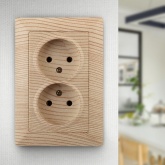 Розетка Intro 2х2Р 16А-250В Solo, сосна 4-204-11