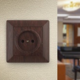 Розетка Intro 2Р 16А-250В Solo, венге 4-201-10