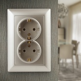 Розетка Intro 2х2Р+Е Schuko 16А-250В Solo, шампань 4-205-04