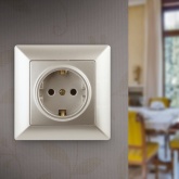 Розетка Intro 2Р+Е Schuko 16А-250В Solo, шампань 4-202-04