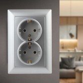 Розетка Intro 2х2Р+Е Schuko 16А-250В Solo, алюминий 4-205-03 (Б0043335)