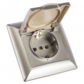 Розетка Intro 2Р+Е Schuko с крышкой 16А-250В Solo, алюминий 4-203-03