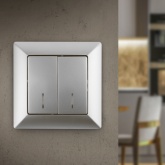 Выключатель двойной с подсветкой Intro 10А-250В Solo, алюминий 4-105-03