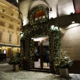 Еловый шлейф с шишками Neon-Night Длина 270 см, диаметр 41 см