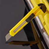 Нож Rexant с сегментированным лезвием 18 мм корпус пластик