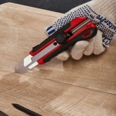 Нож Rexant с сегментированным лезвием 25 мм, корпус ABS пластик обрезиненный