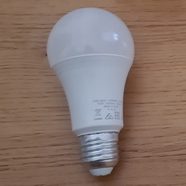 Энергосберегающая LED лампа Груша мощностью 13 Вт с цоколем E27 теплого света