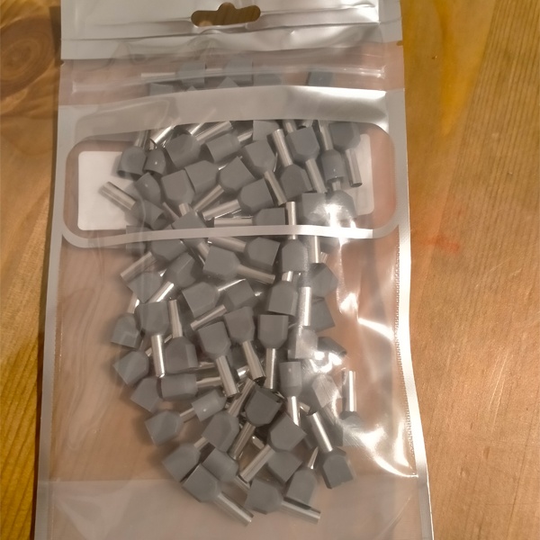 Обжимные наконечники двойные втулочные изолированные 2x4 мм2