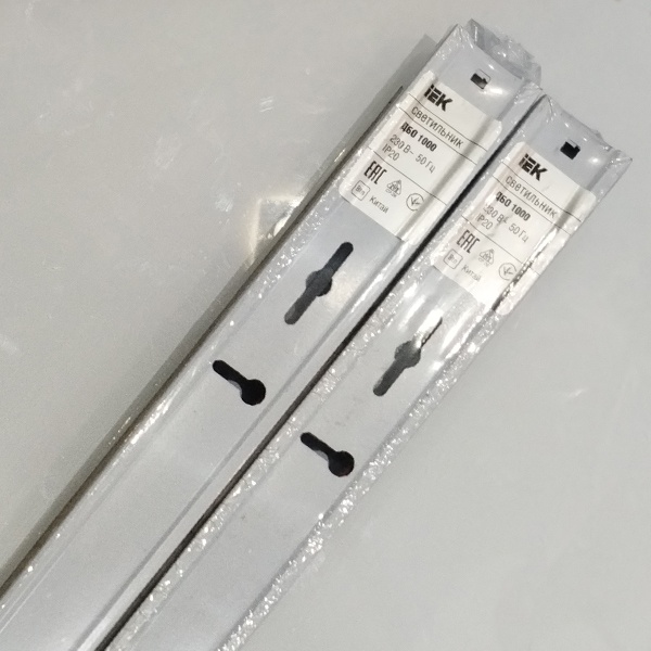 Линейный светильник под светодиодную лампу T8 с цоколем G13 длиной 600 мм, без рассеивателя