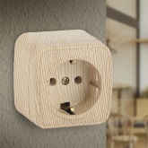 Накладная розетка Intro 2P+E Schuko 16А-250В IP20 Polo, сосна 3-202-11 (5056183753870)