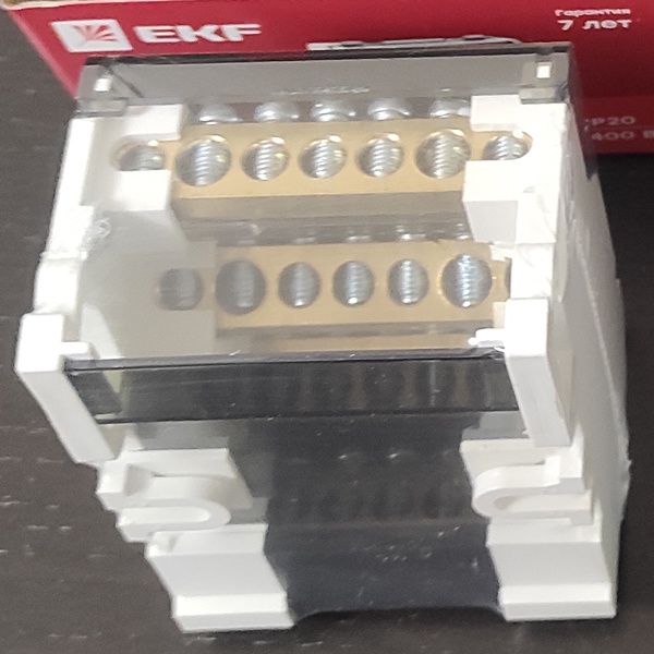 Четырехполюсная шина нулевая в корпусе (4х7) ЭКФ PROxima, номинальный ток 100 Ампер