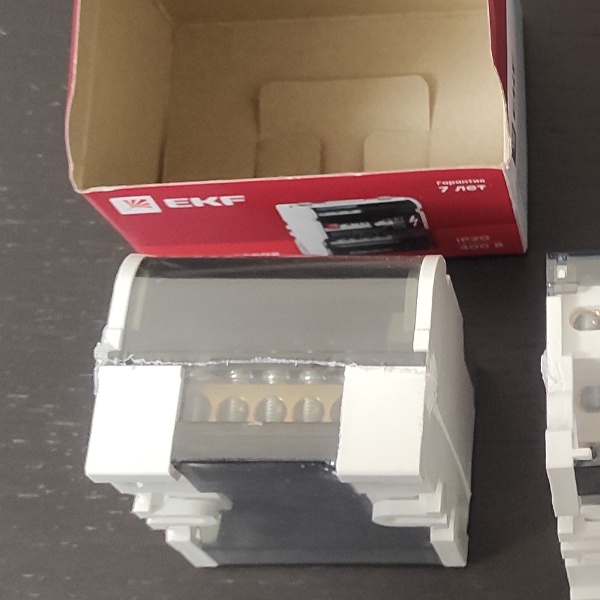 Четырехполюсная шина нулевая в корпусе (4х7) ЭКФ PROxima, номинальный ток 100 Ампер