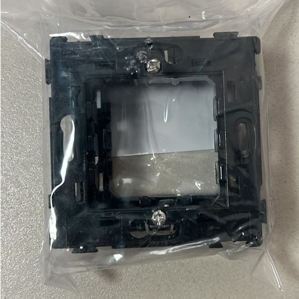 Каркас Em45 (854008) Экопласт LK45 с лапками для рамок на 1 пост (2 модуля)