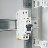 Дифференциальный автомат ИЭК  ARMAT B06S 1P+N C6А 30мА тип А однофазный электронный 6кА 1 модуль (дифавтомат, АВДТ)