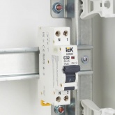 Дифференциальный автомат ИЭК  ARMAT B06S 1P+N C32А 30мА тип А однофазный электронный 6кА 1 модуль (дифавтомат, АВДТ)