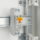 Дифференциальный автомат ИЭК KARAT АВДТ32МL 2П С25А 100мА тип АС однофазный электронный 6кА 1 модуль (дифавтомат, АВДТ)