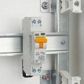 Дифференциальный автомат ИЭК KARAT АВДТ32МL 2П С20А 30мА тип АС однофазный электронный 6кА 1 модуль (дифавтомат, АВДТ)