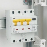 Дифференциальный автомат ИЭК АВДТ34 C25А 3П+Н 30мА тип А трехфазный электронный 6кА (дифавтомат, АВДТ)