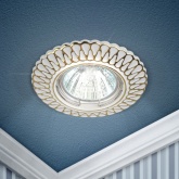 Светильник ЭРА штампованный ST4 GD/WH MR16,12V/220V 50W белый/золото (5056183726461)