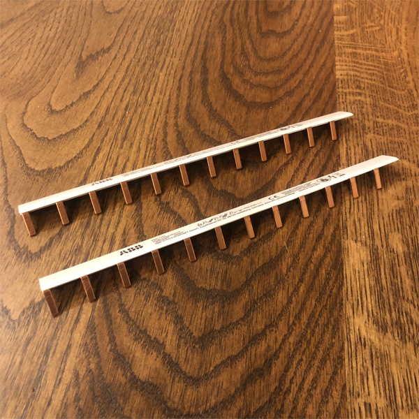 Однофазная шинная разводка на 12 модулей с расстоянием между штырьками 17,6 мм