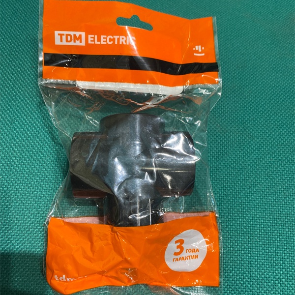 Сетевой разветвитель на 3 гнезда ТДМ, черный цвет